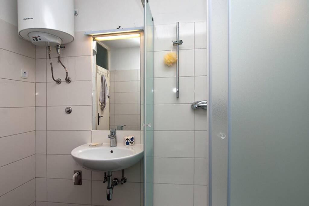 Sara Apartment Punta Omis Near Sandy Beach Экстерьер фото